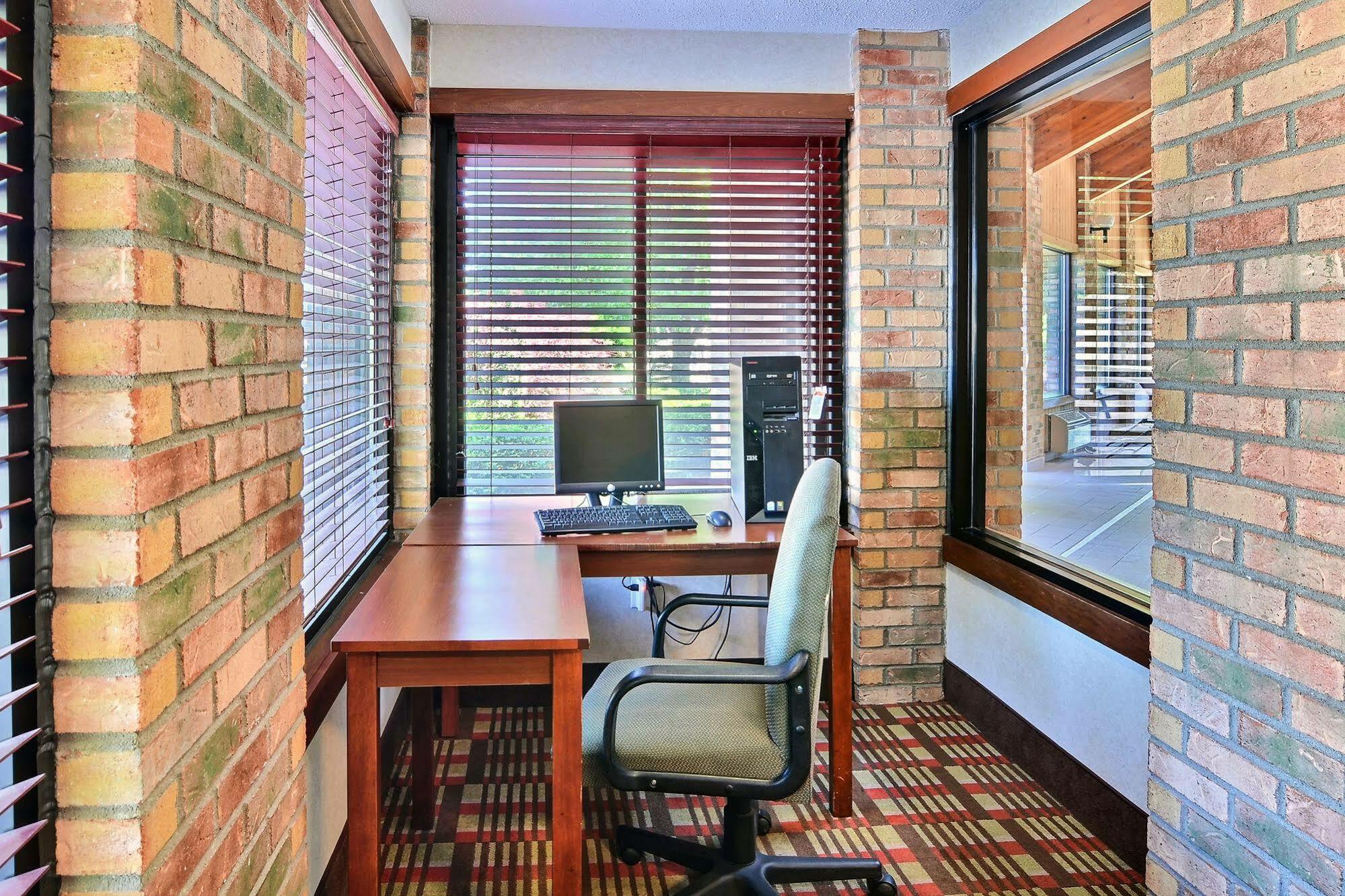 Quality Inn East Liverpool Dış mekan fotoğraf